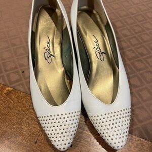 Spice white and gold heels size 8.5